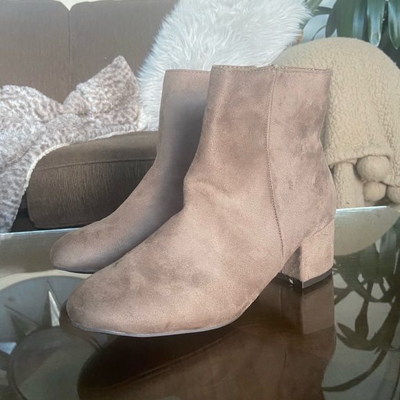 🔸 Ardene 🔸 tan booties - Picture 2 of 6